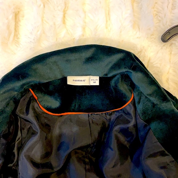 Velvet blazer emerald green colour. Name it brand. Size 1 1/2-2. Like New. - Picture 2 of 3